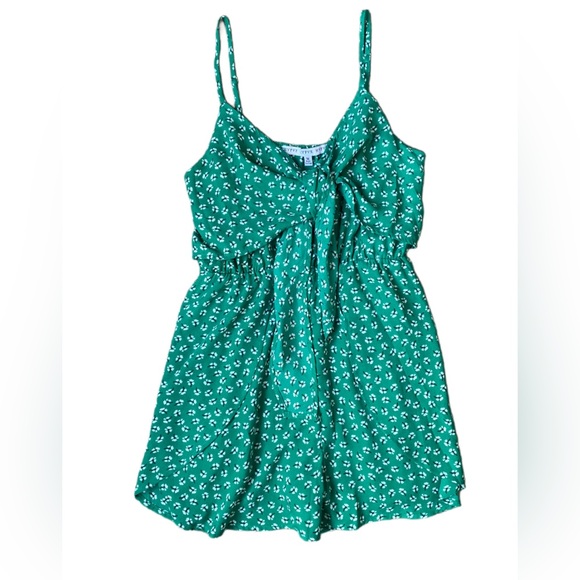 HYFVE Pants - HYFVE Women’s Green Floral Short Jumpsuit Size M